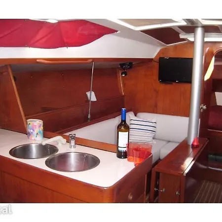 Πλωτό κατάλυμα Oceanis 350 Masnou